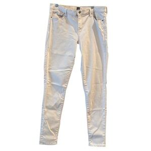 GAP true skinny jeans.  White.  Size 32 T (tall)